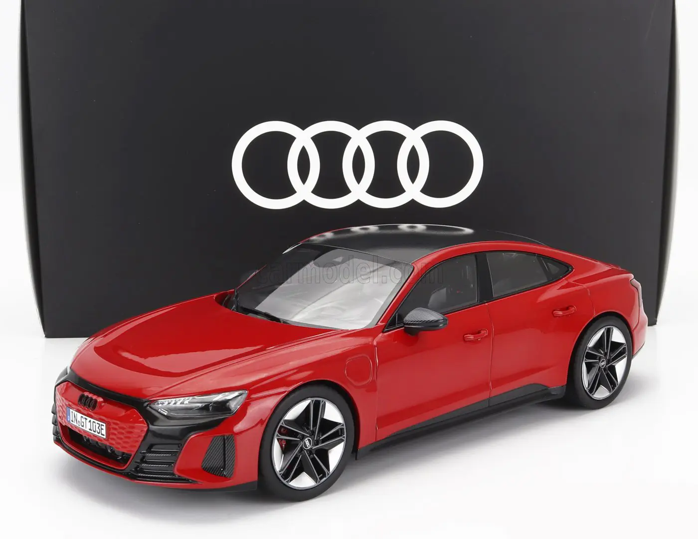 Modellbil Audi Sport RS e-tron GT │ Modellauto 1:18 Tango Red Image 1