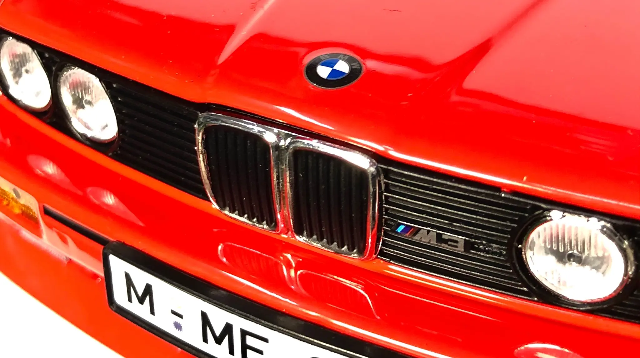 Modellbil BMW M3 (E30) │ Modellauto 1:18 Red Image 10