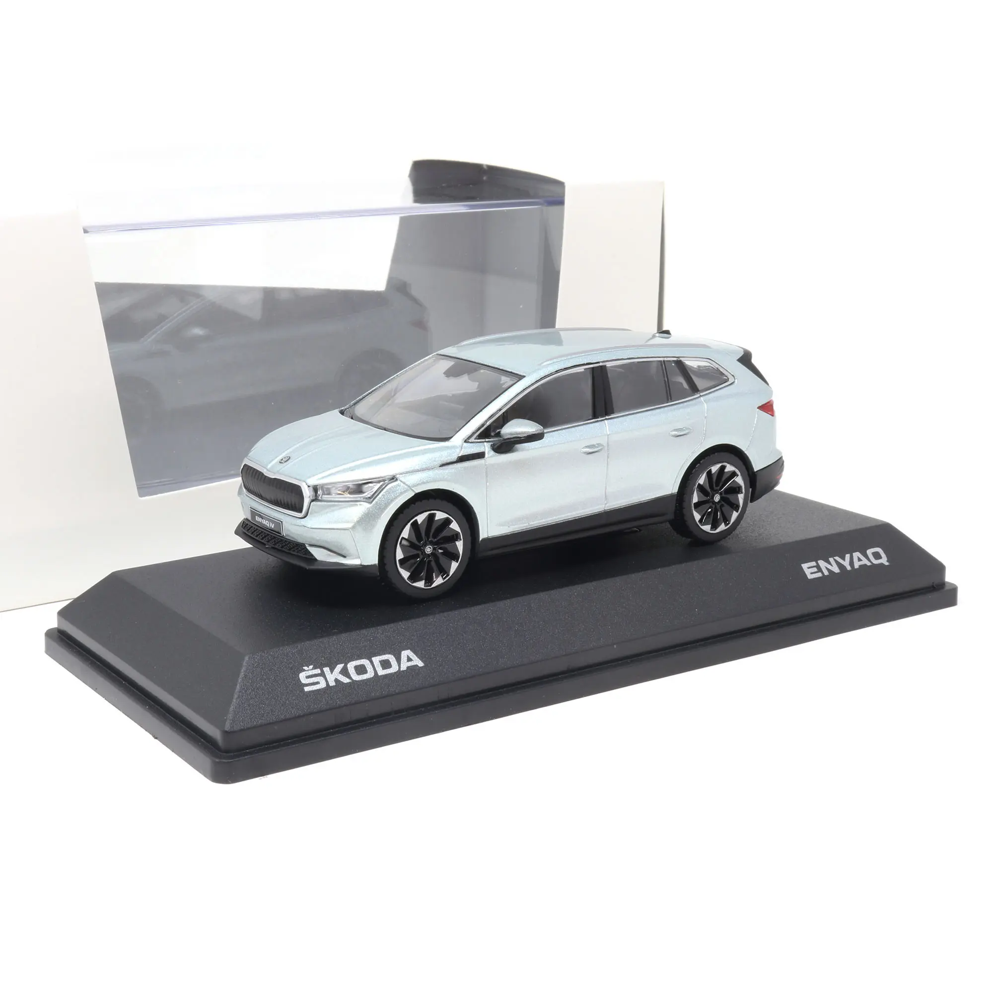 Modellbil Škoda ENYAQ iV │ Modellauto 1:43 Brilliant Silver Metallic – bilde 4