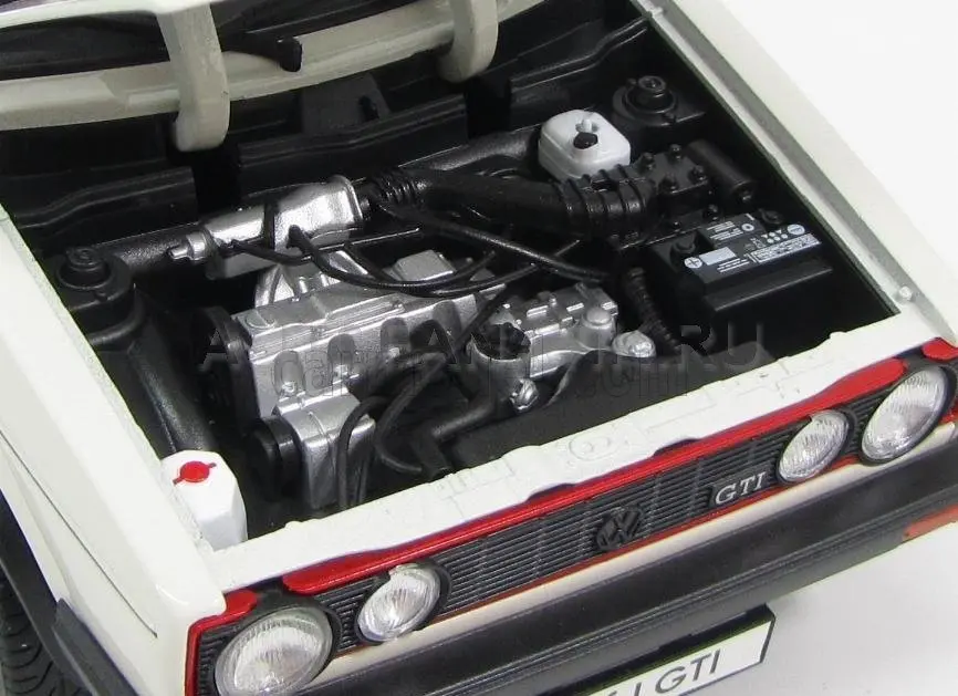 Modellbil VW Golf I GTI 1983 │ Modellauto 1:18 Pirelli White Image 4