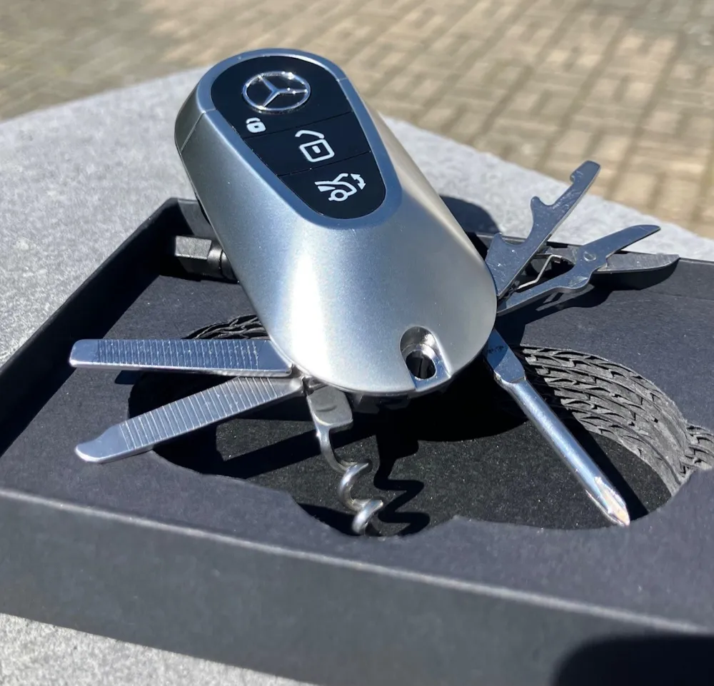 Multiverktøy Mercedes-Benz i bilnøkkel-design – bilde 3