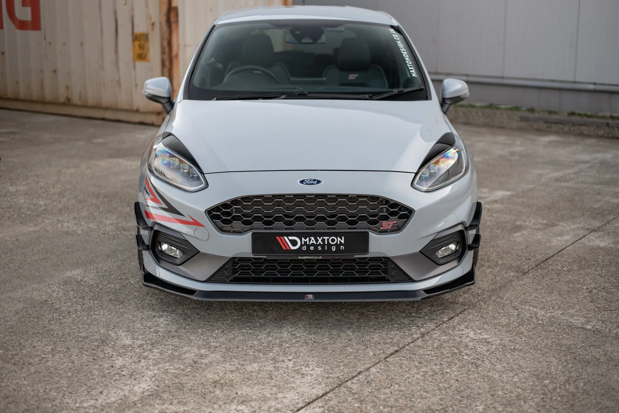 Øyelokk V.2 Ford Fiesta Mk7 ST / ST-Line 2016 - 2023 | Glossy Black Edition – bilde 2