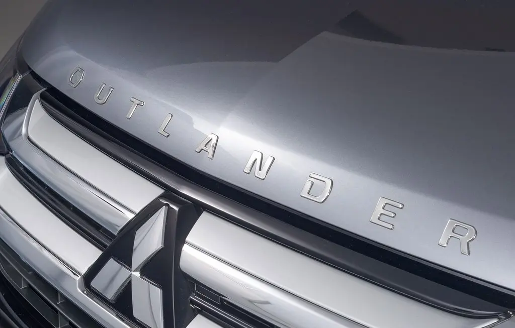 Panseremblem Mitsubishi Outlander III 2015 - 2020