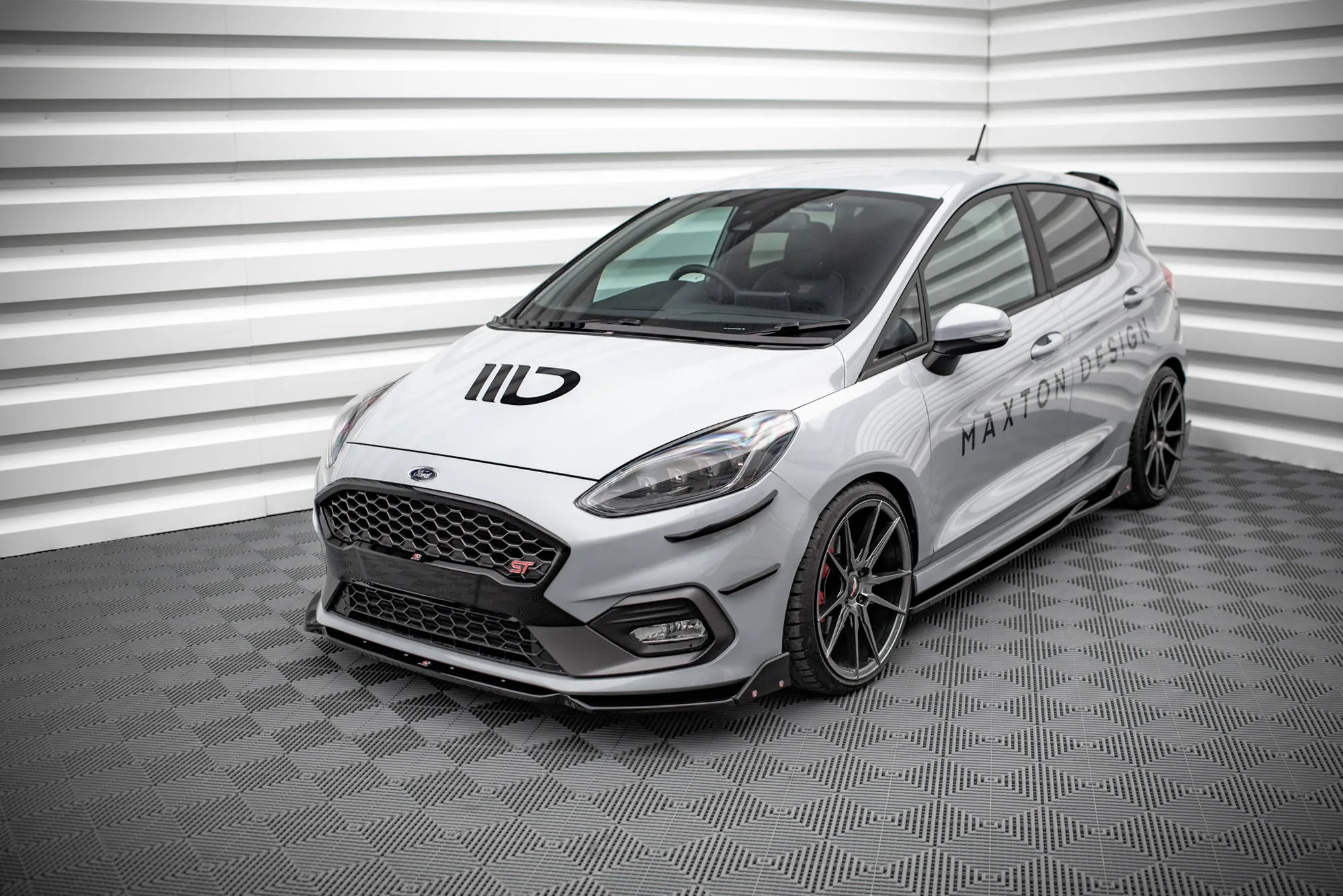 Panserforlengelse Ford Fiesta Mk7 2016 - 2023 | Glossy Black Edition – bilde 3