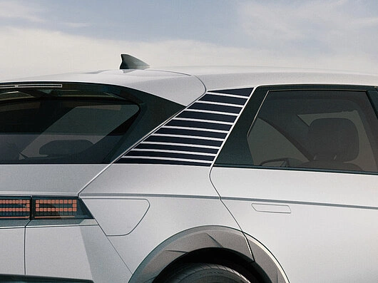 Pyntefolie Hyundai Ioniq 5 │ Dekorstriper for C-stolpen Racing Stripes - Black