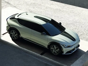 Pyntefolie Kia EV6 / EV6 GT-Line 2021 -> │ Dekorstriper for panser Racing Stripes - Glossy Black – bilde 3