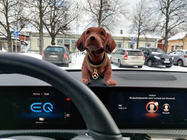 Pyntehund Mercedes-Benz med vippende hode – Retro kultfigur – bilde 7