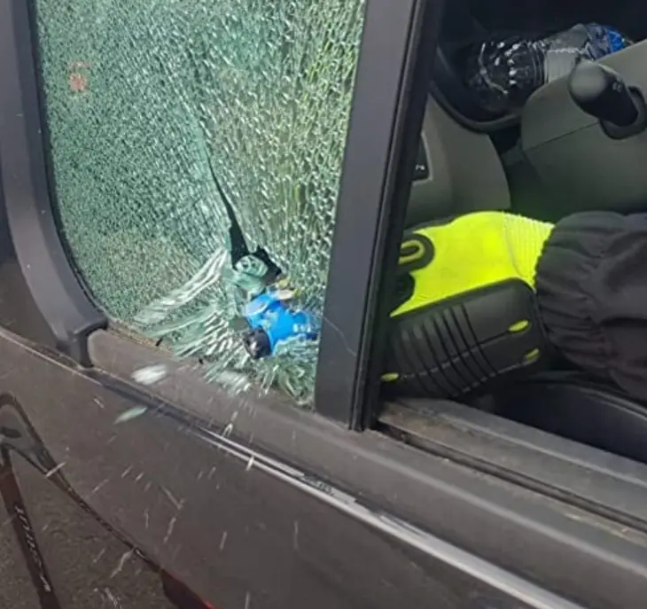 Resqme® Car Escape Tool, bilbeltekutter / vindusknuser Image 3