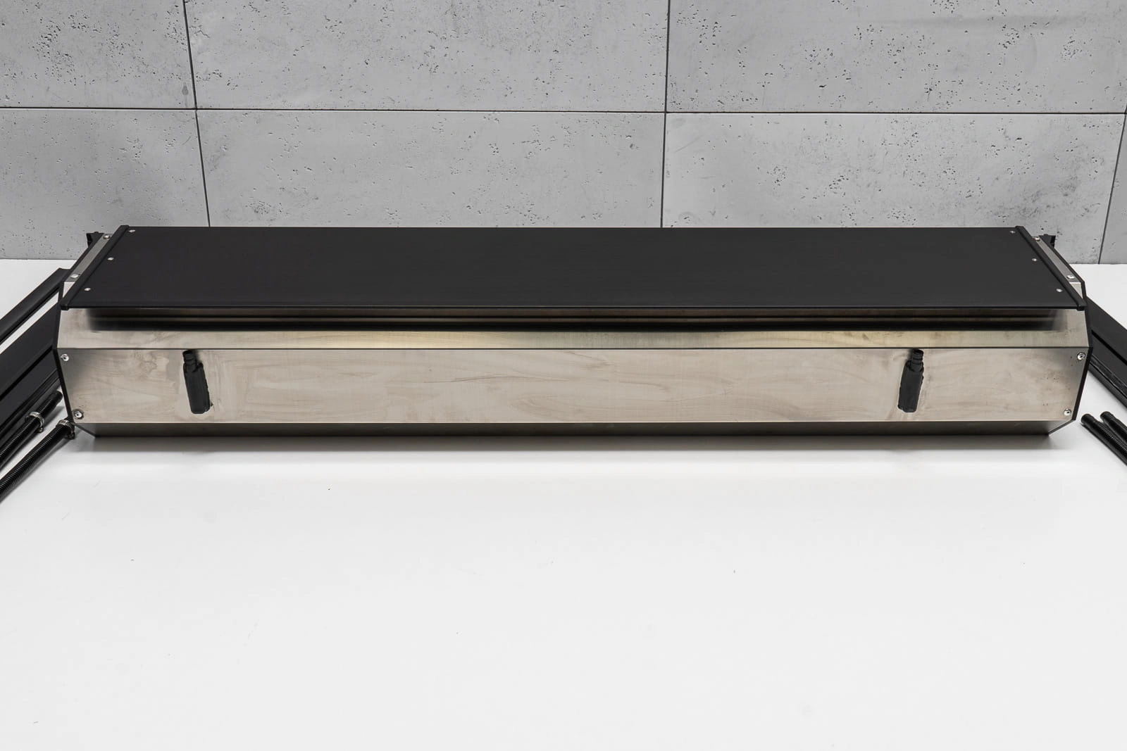 Rolltop Ford Ranger 2011 - 2022 │ Double Cab Rullegardin  for lasteplanet - Aluminium Roll Cover Black Image 11