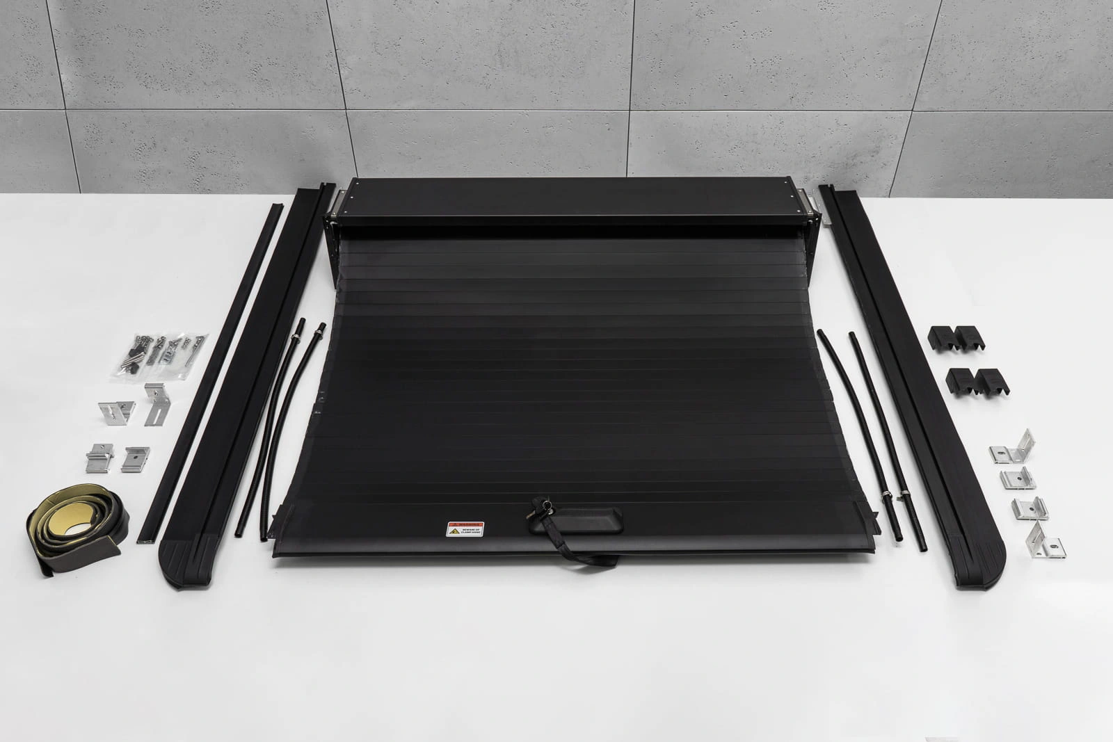 Rolltop Ford Ranger 2011 - 2022 │ Double Cab Rullegardin  for lasteplanet - Aluminium Roll Cover Black Image 2