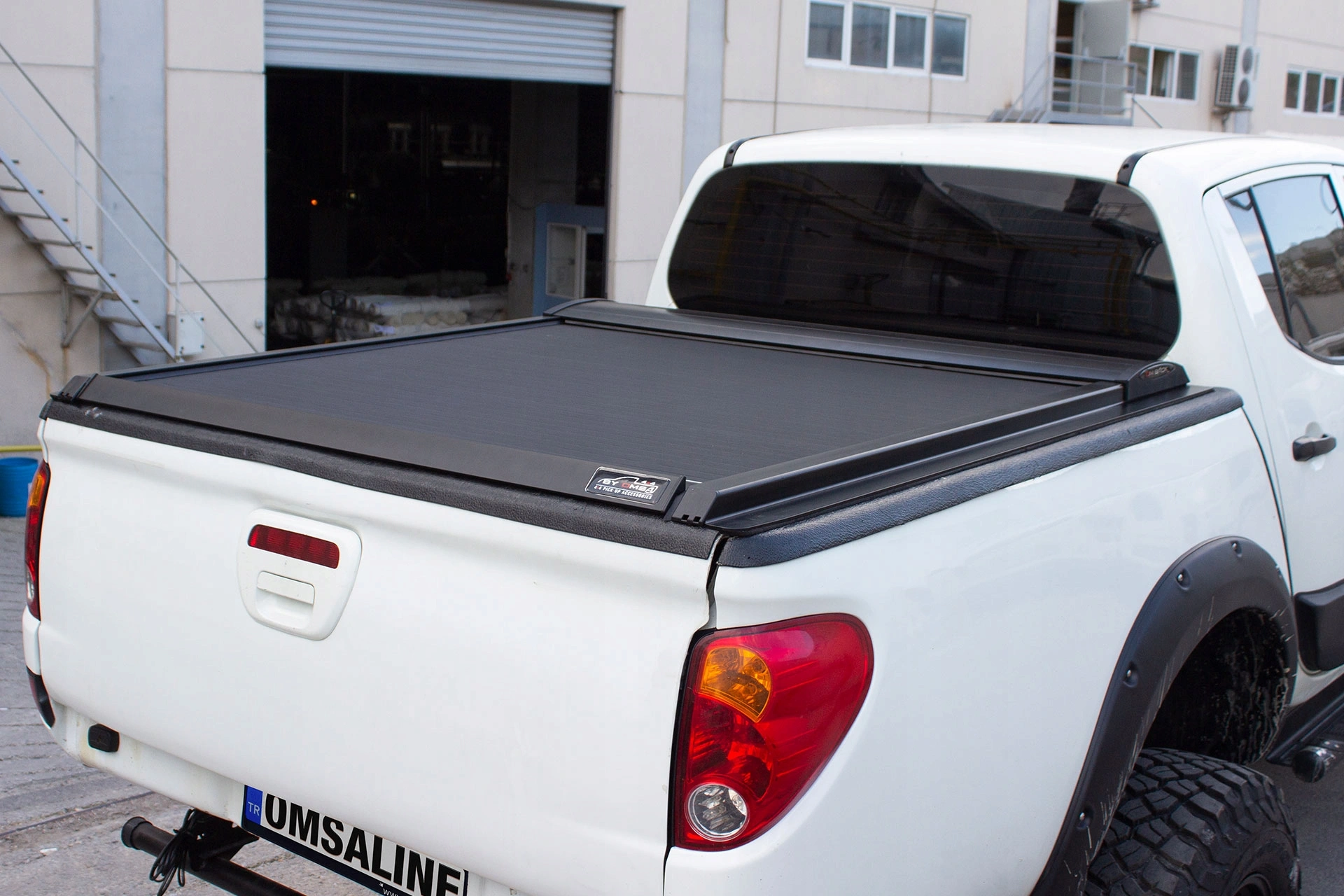 Rolltop Mitsubishi L200 2005 - 2009 │ Rullegardin for lasteplanet - Aluminium Roll Cover Black