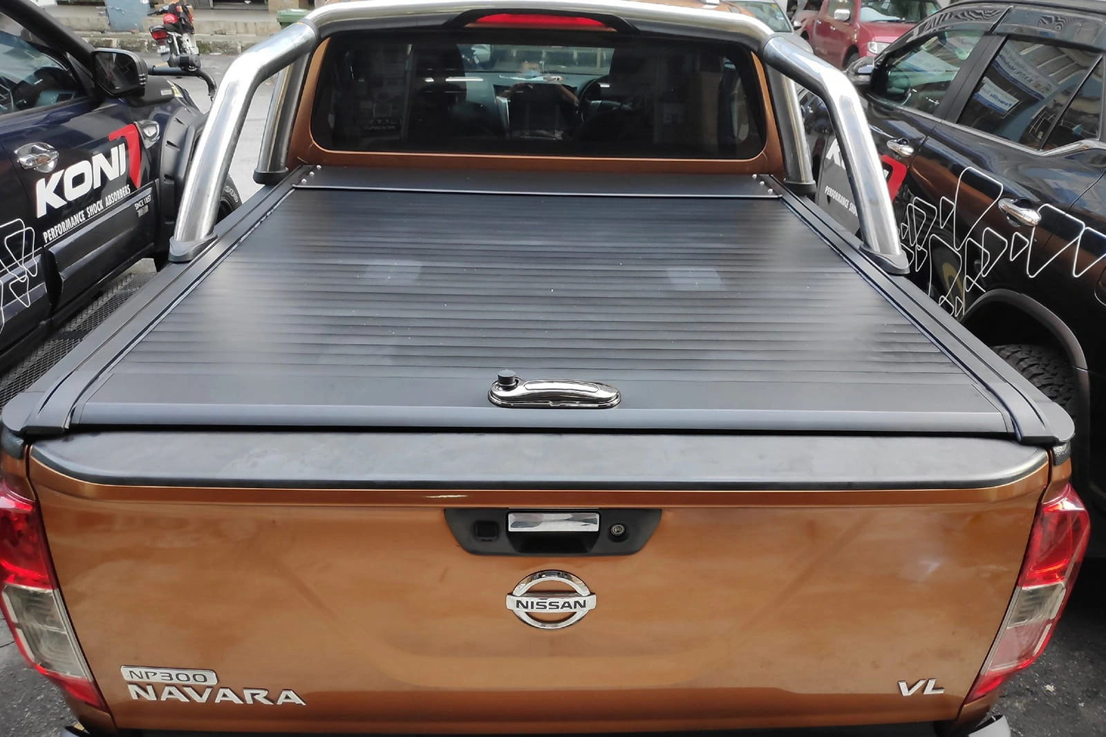 Rolltop Nissan Navara  IV 2015 - 2022 │ Double Cab Rullegardin  for lasteplanet - Aluminium Roll Cover Black