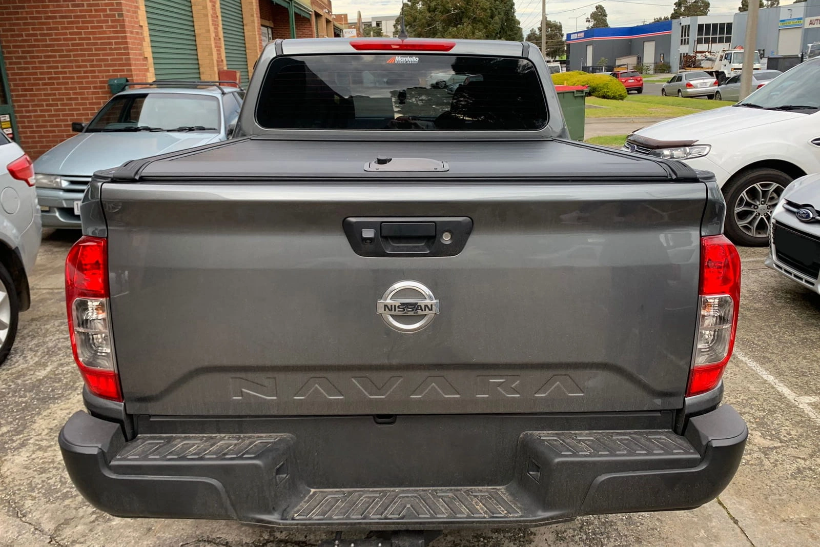 Rolltop Nissan Navara  IV 2015 - 2022 │ Double Cab Rullegardin  for lasteplanet - Aluminium Roll Cover Black – bilde 2
