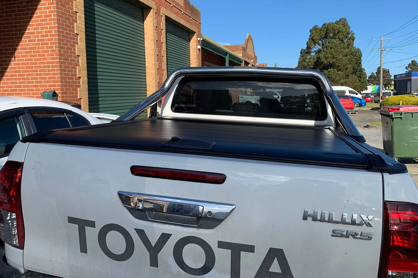Rolltop Toyota Hilux VIII 2015 - 2023 │ Rullegardin  for lasteplanet - Aluminium Roll Cover Black Image 5