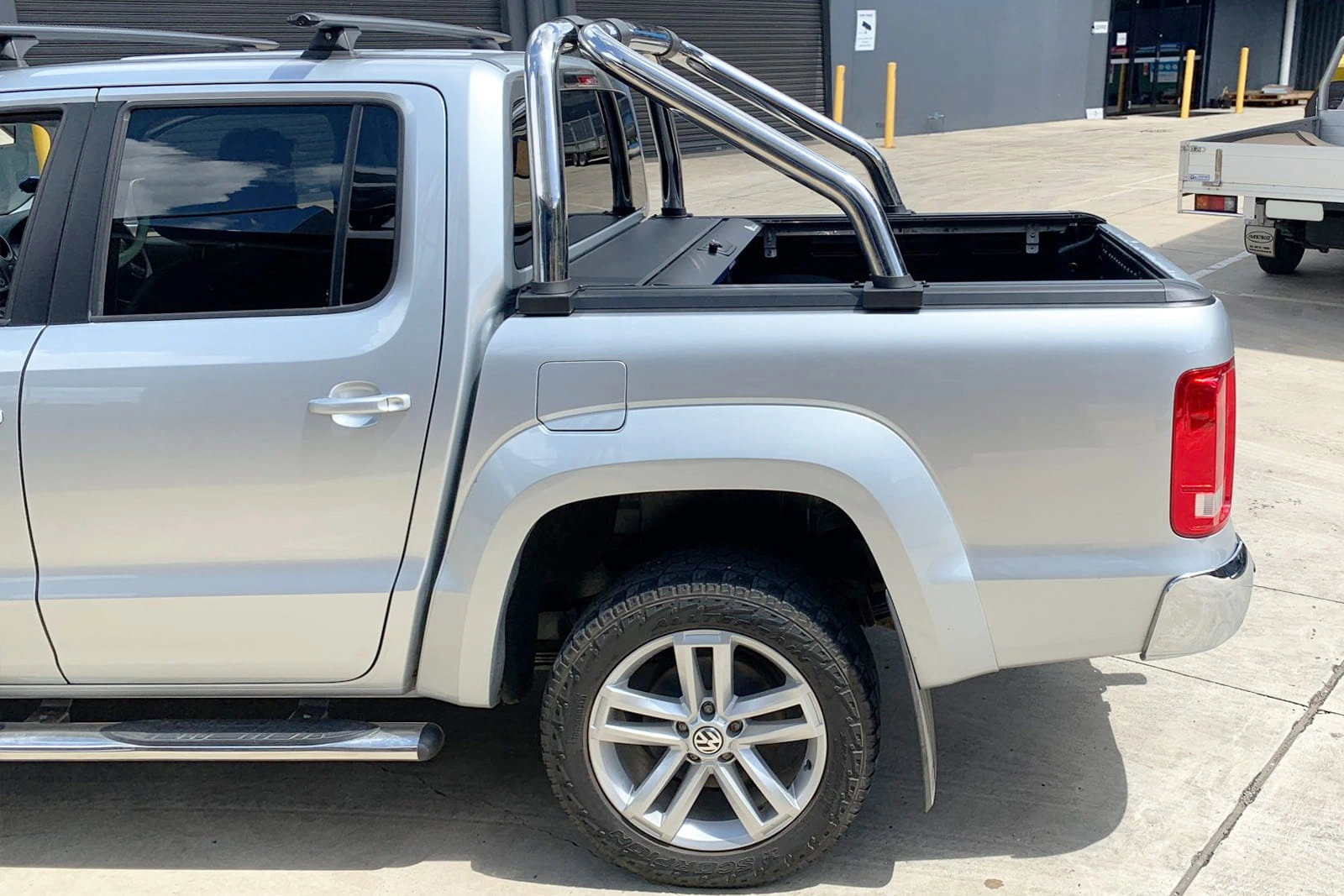 Rolltop VW Amarok I 2012 - 2020 │ Rullegardin  for lasteplanet - Aluminium Roll Cover Black Image 8
