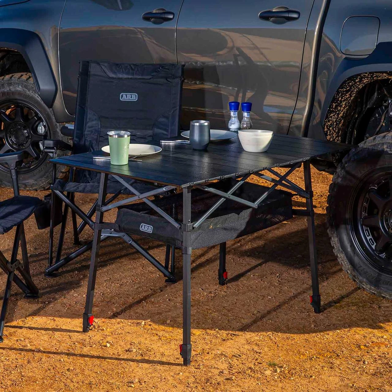 Sammenleggbart campingbord i aluminium ARB Pinnacle Camp Table 114x70 cm 10500171 – bilde 9