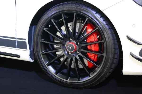 Senterkopp Mercedes-Benz Lock Design RED Edition - 1 stk. – bilde 5