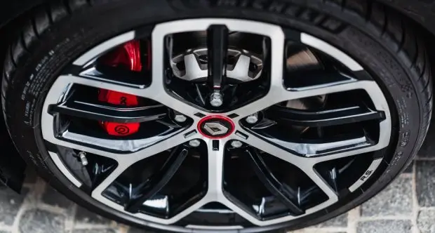 Senterkopp Renault Black Red - 1 stk. – bilde 4