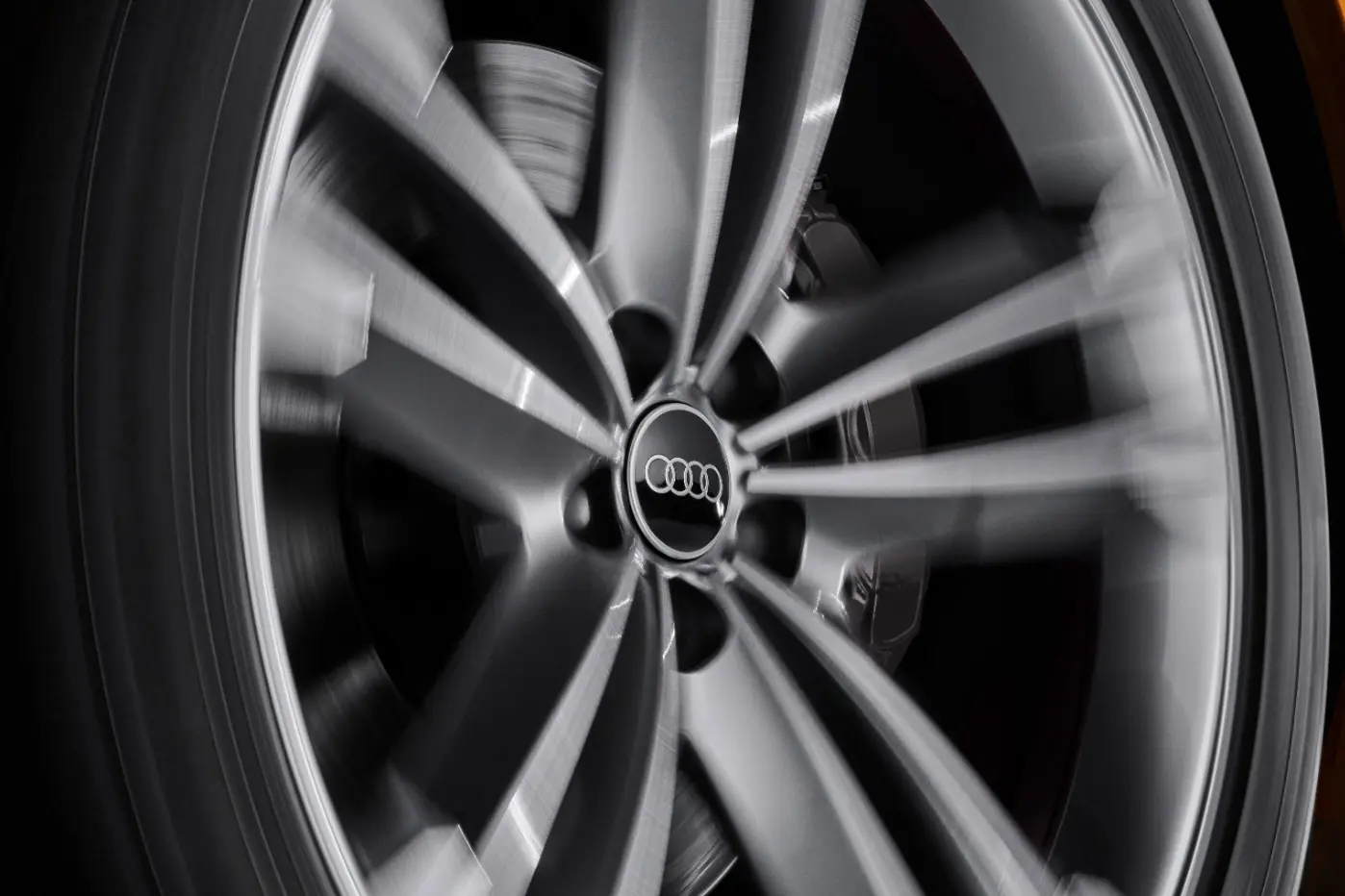 Senterkopper flytende Audi Dynamic Black Edition - sett 4 stk. Image 2