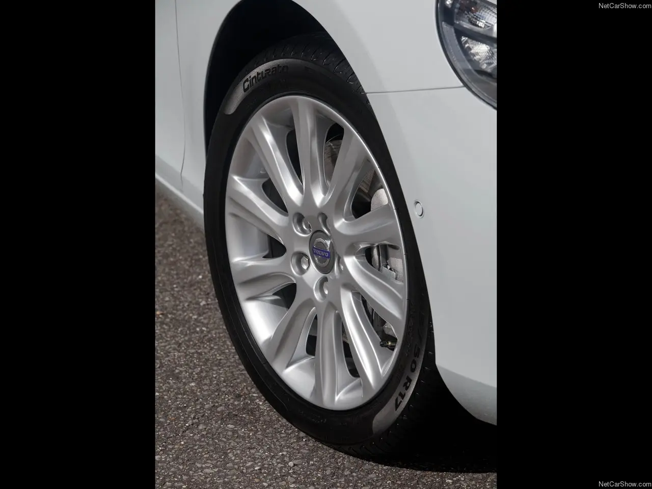 Senterkopper Volvo SIlver - 4 stk. Image 14