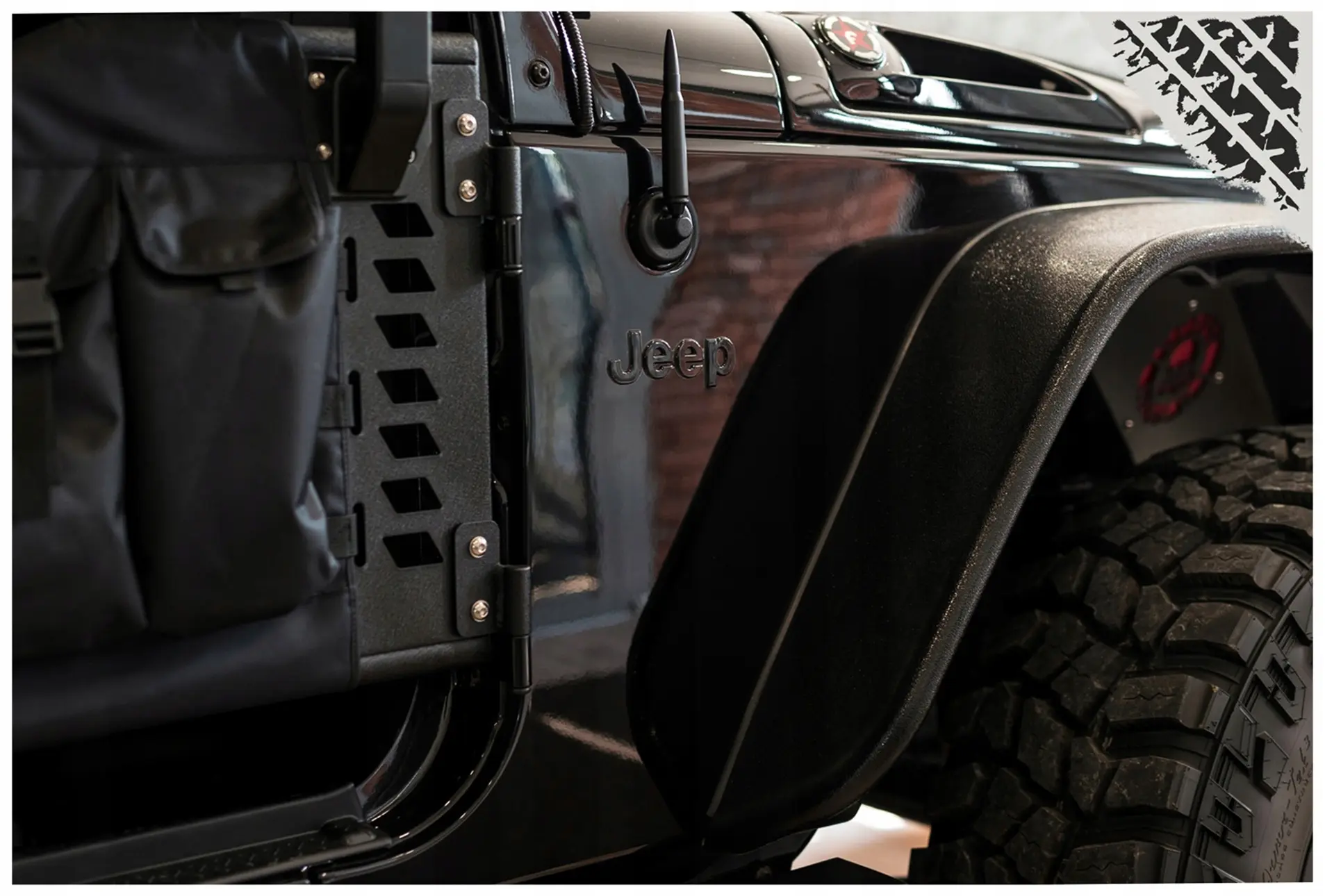 Sidemblem Jeep Wrangler Black Image 1