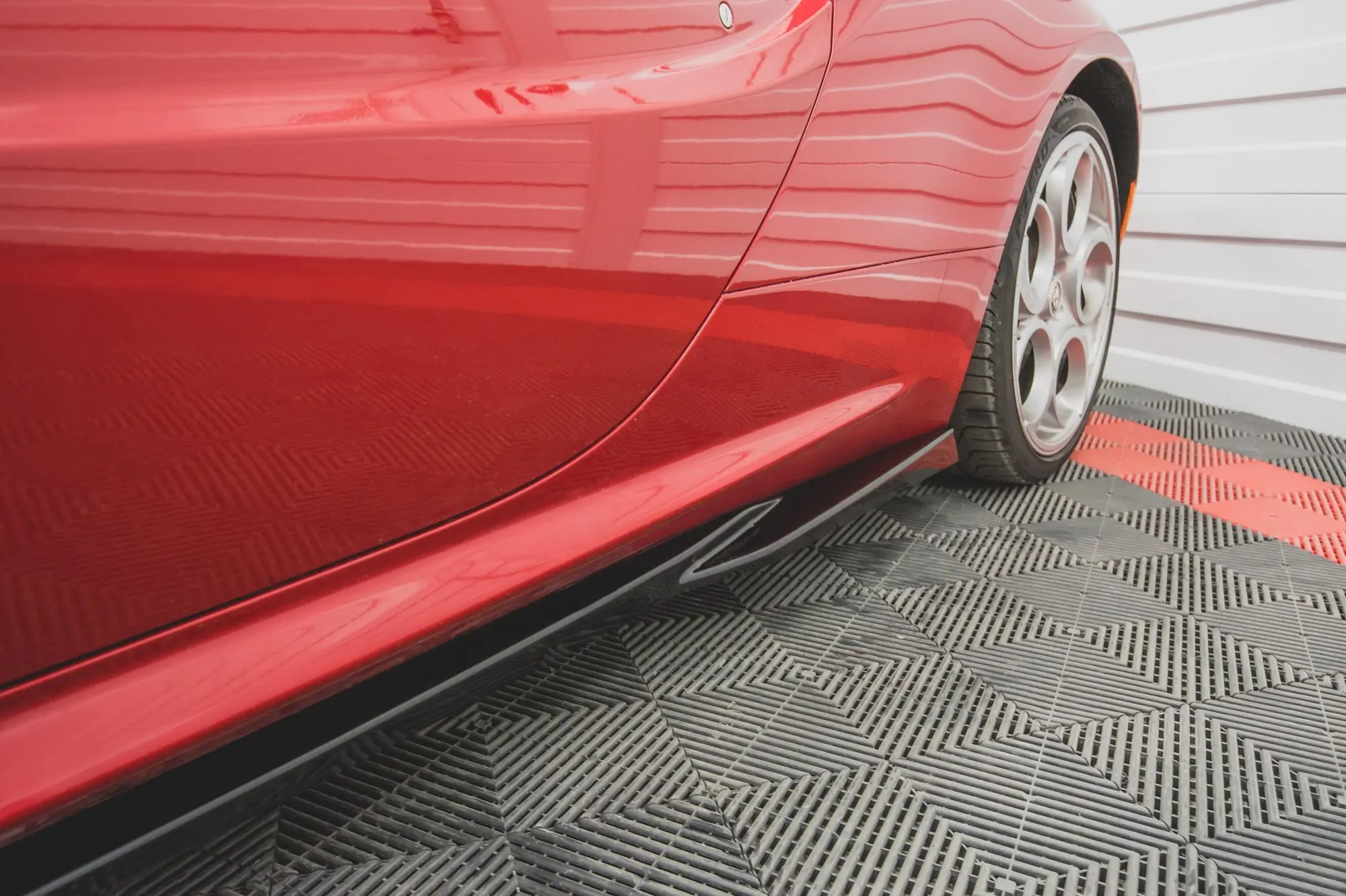 SIDESKJØRT ALFA ROMEO 4C Coupe / Spider 2013-2020 – bilde 2