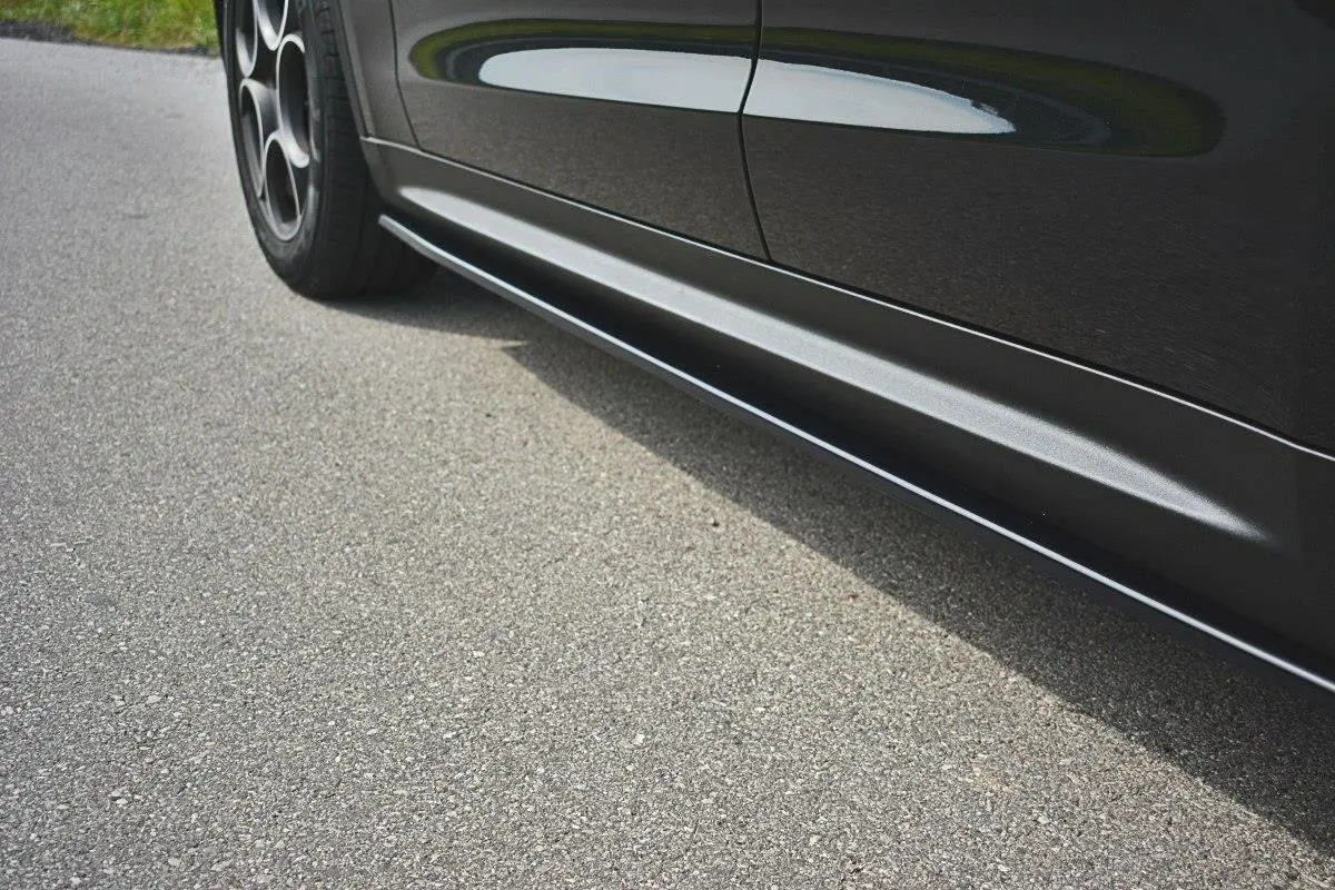 SIDESKJØRT Alfa Romeo Stelvio 2016 - 2025