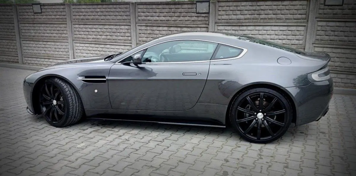 SIDESKJØRT ASTON MARTIN V8 VANTAGE 2004-2018 – bilde 2