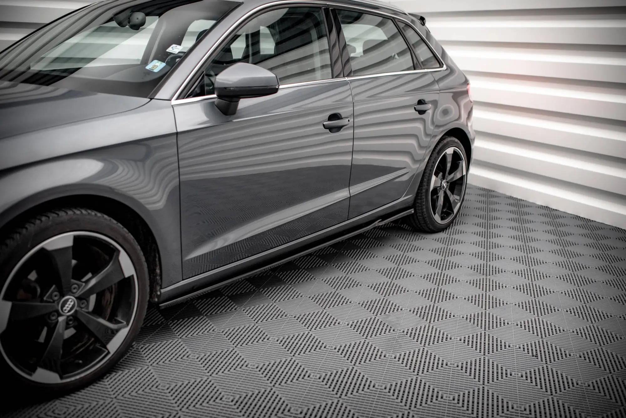 Sideskjørt Audi A3 8V Sportback 2013 - 2016 – bilde 2