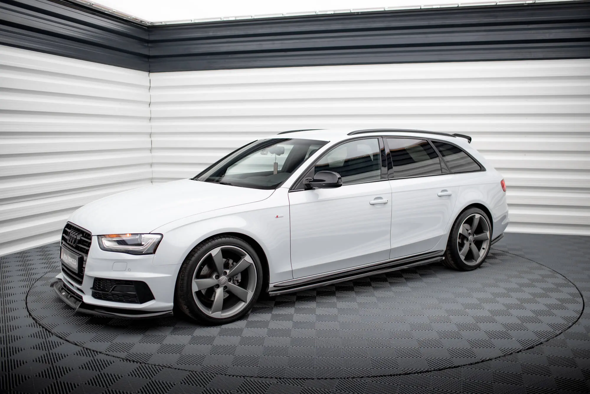 Sideskjørt Audi A4 B8 Competition facelift 2011 - 2015 | Glossy Black Edition – bilde 3