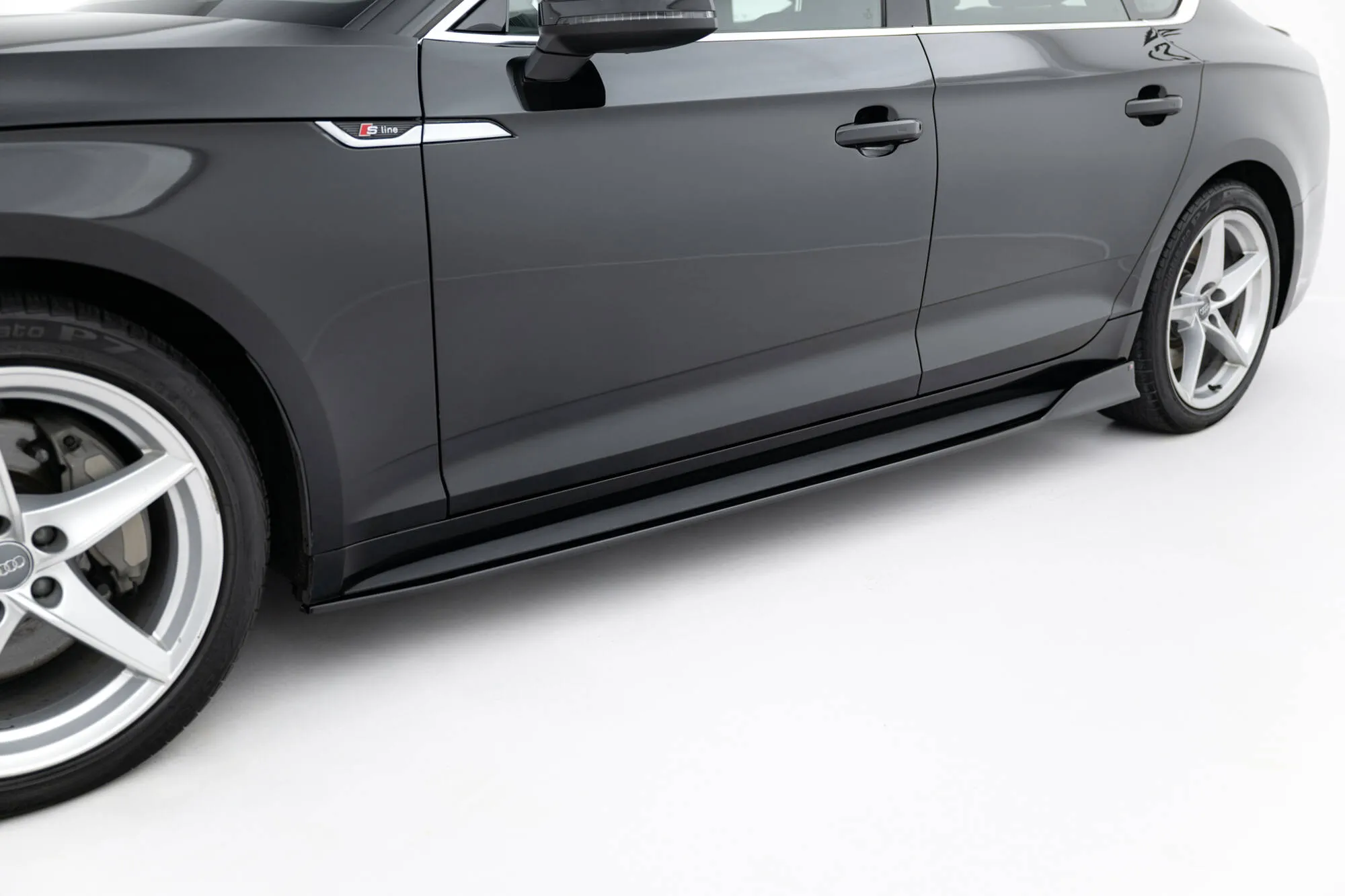Sideskjørt Audi A5 (F5) 2016-2024 | Glossy Black Edition