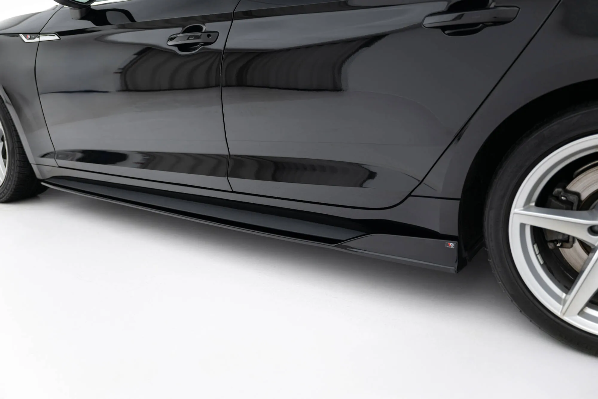 Sideskjørt Audi A5 (F5) 2016-2024 | Glossy Black Edition – bilde 3
