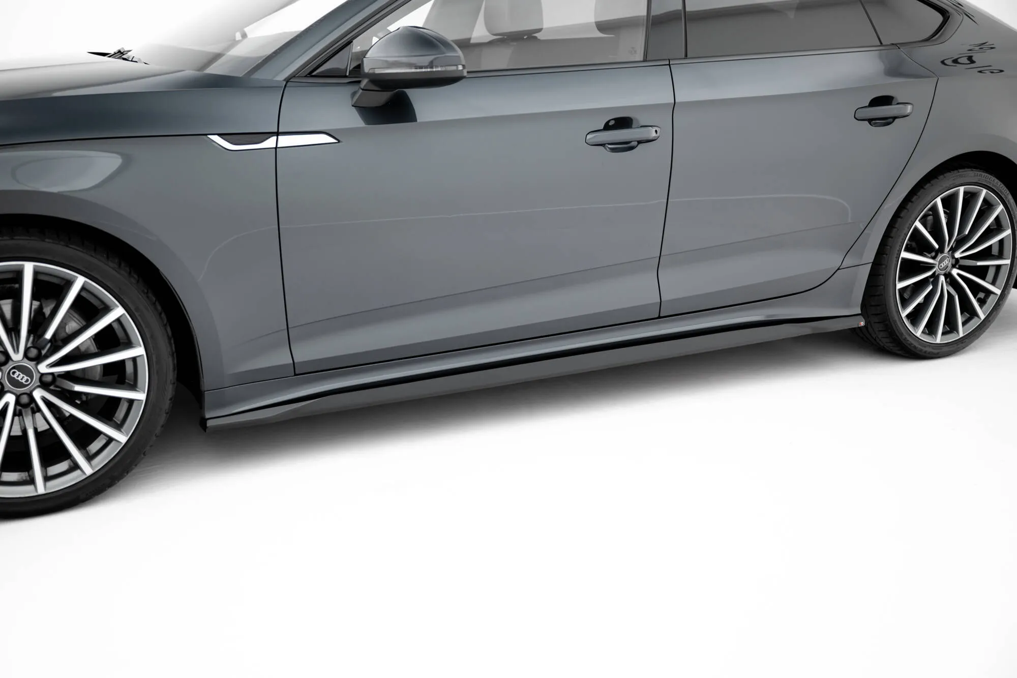 Sideskjørt Audi A5 (F5) Facelift 2019 - 2024 | Glossy Black Edition