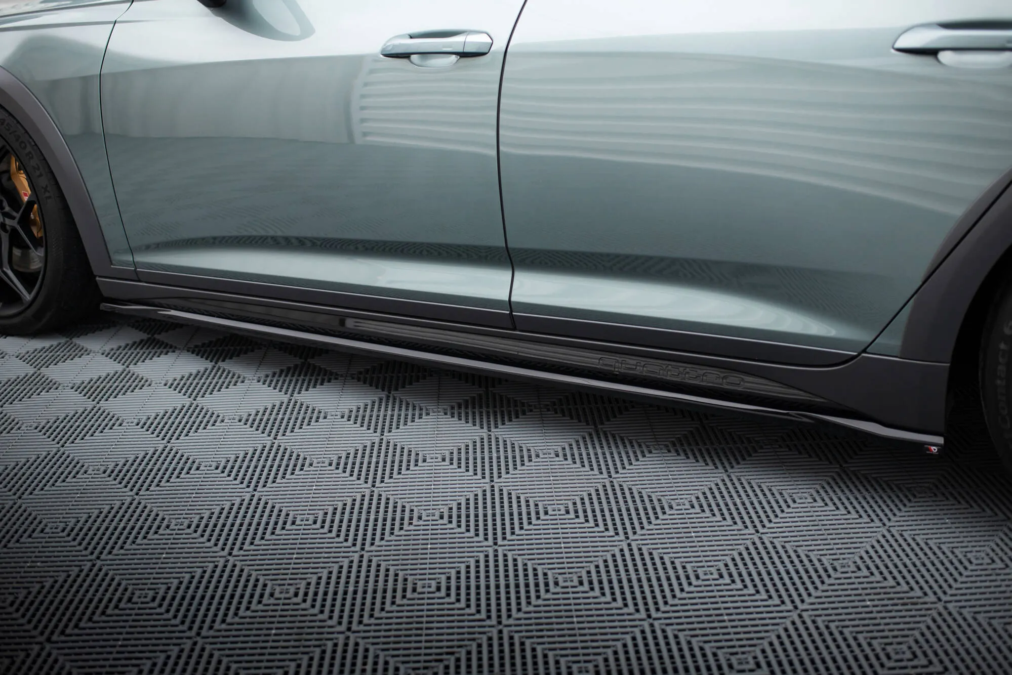 Sideskjørt Audi A6 (C8) 2018-2023 | Glossy Black Edition – bilde 3