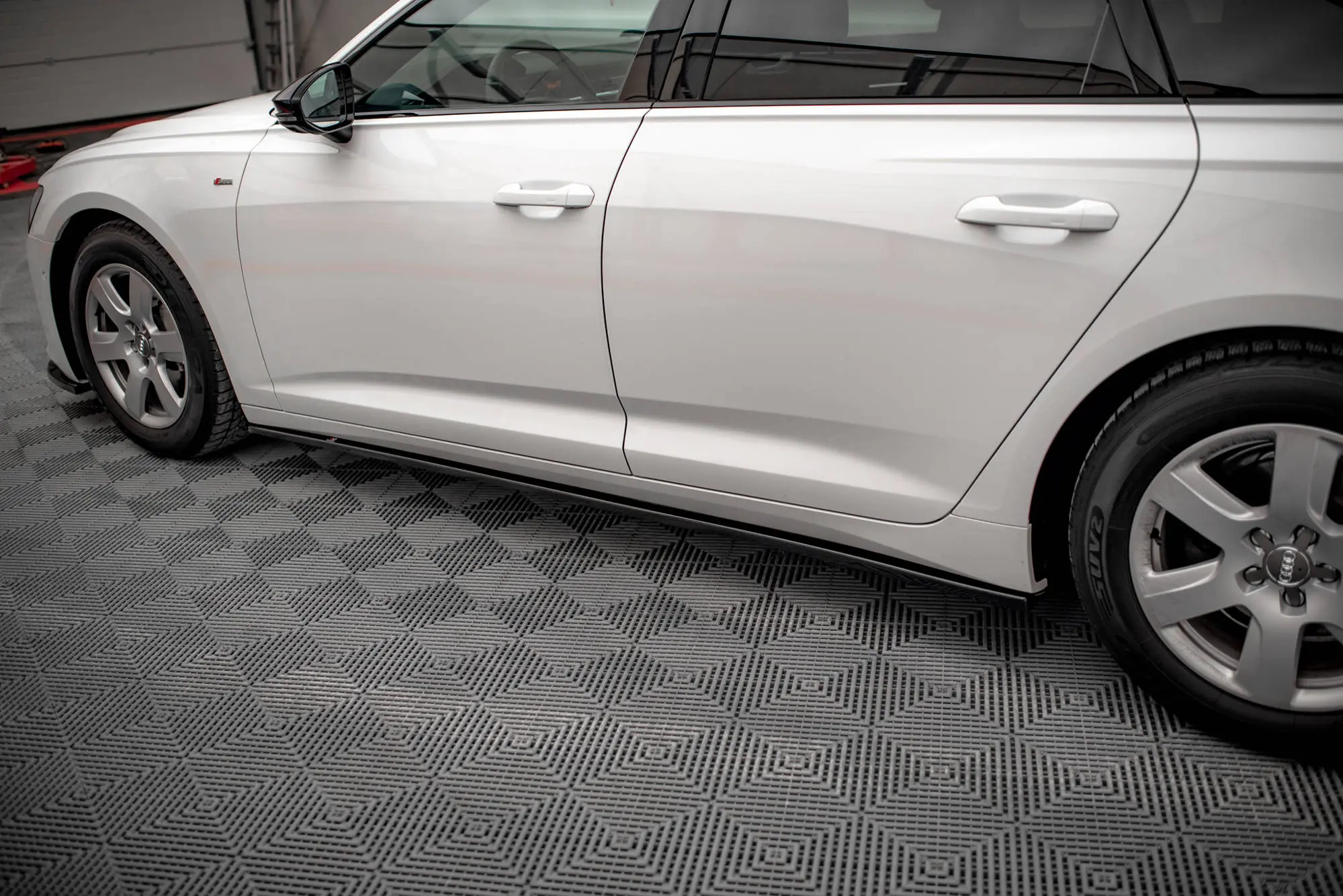 SIDESKJØRT Audi A6 C8 2018 - 2023