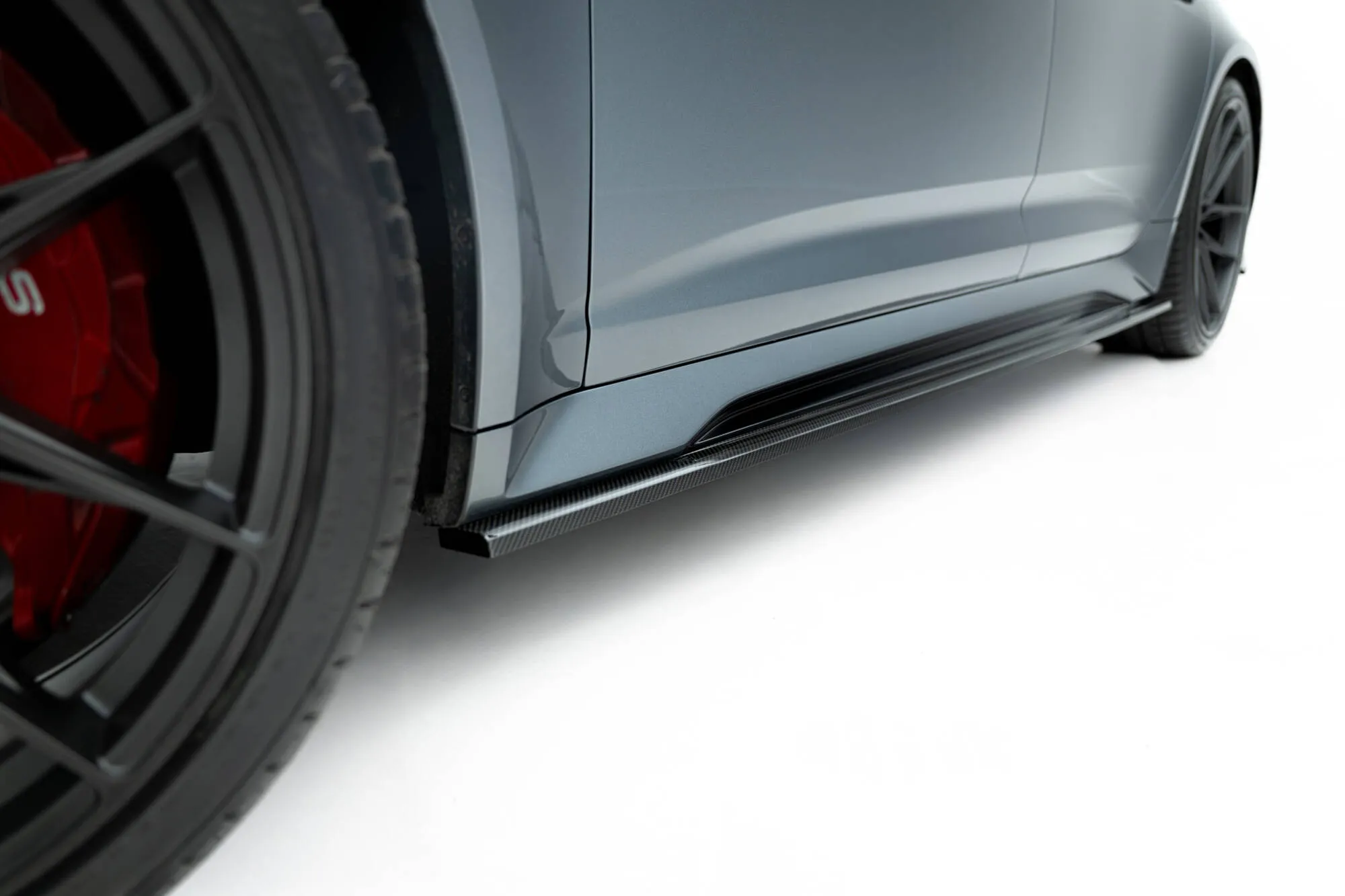 Sideskjørt Audi A6 (C8) 2018-2026 | Carbon Fiber Edition – bilde 2