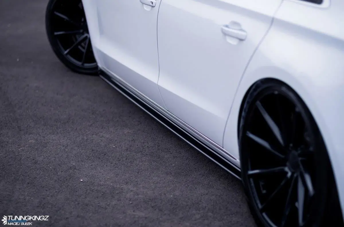 SIDESKJØRT AUDI A8 D4 2009 - 2013