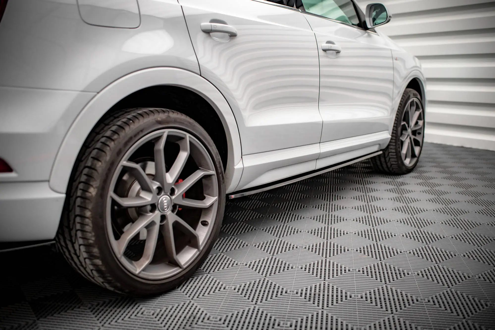 Sideskjørt Audi Q3 8U Facelift 2014 - 2018