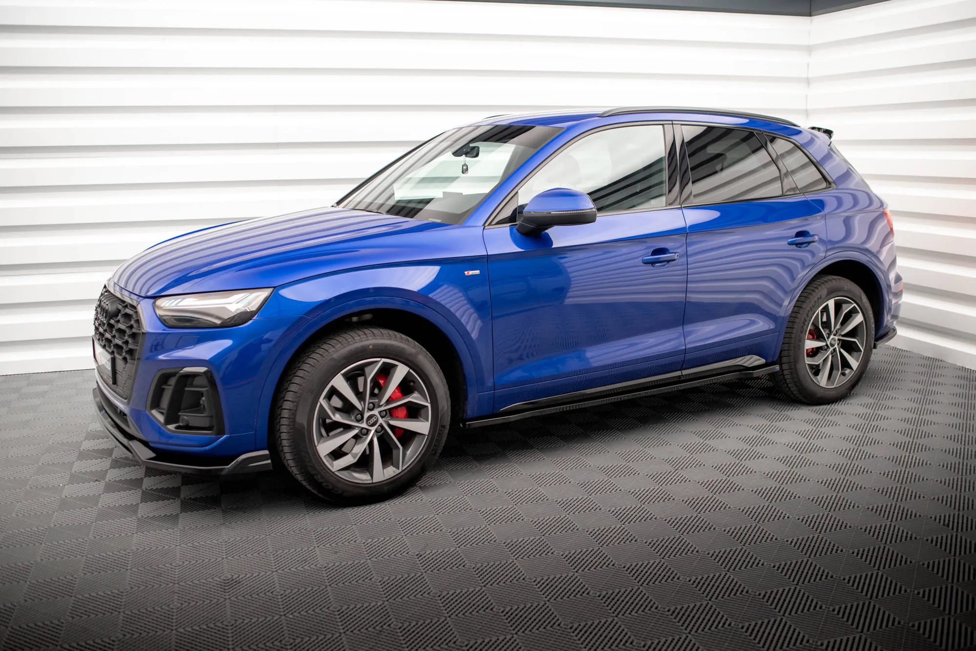 Sideskjørt Audi Q5 S Mk2 Facelift 2020 - 2024 | Glossy Black Edition – bilde 3