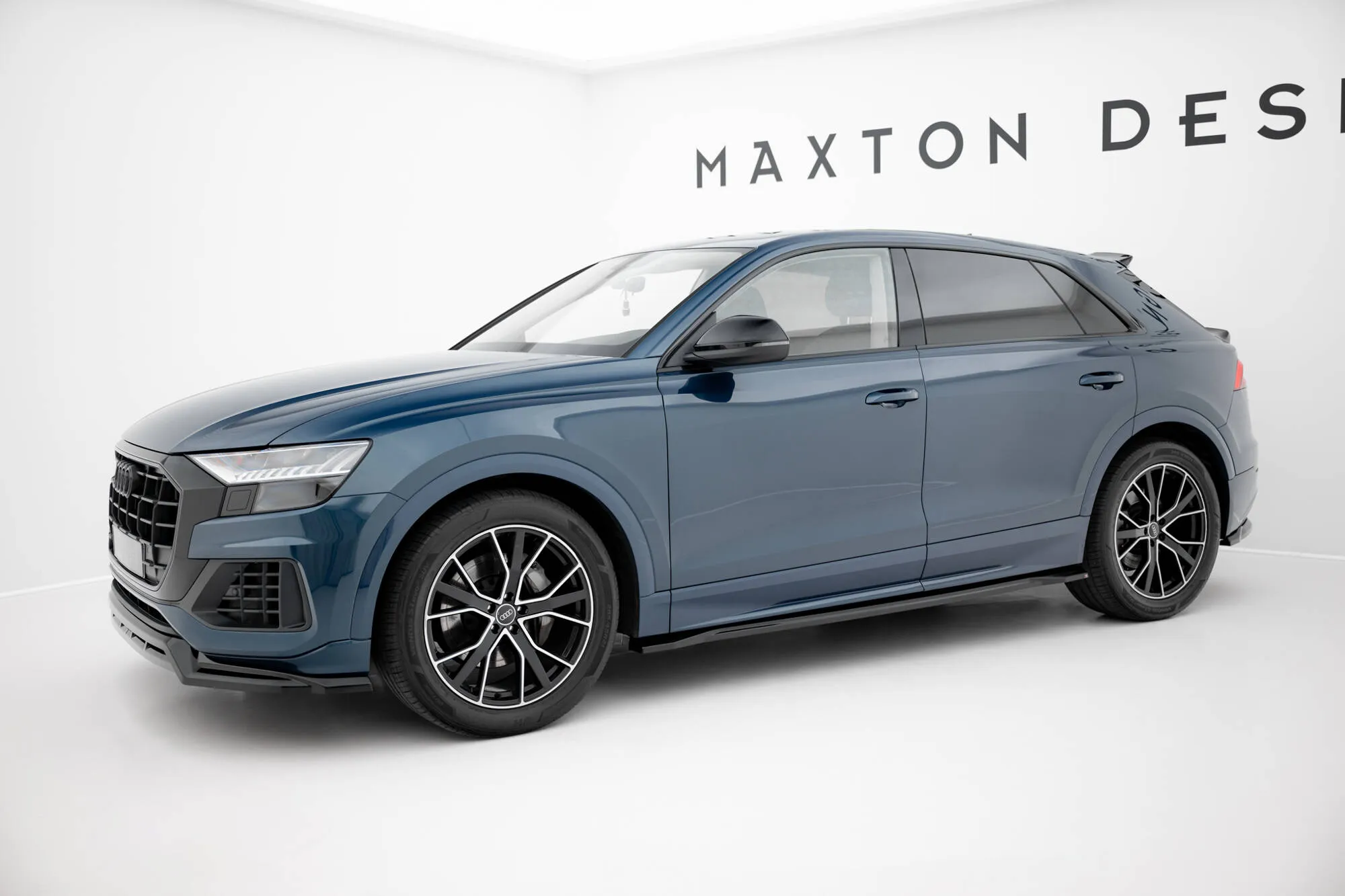 Sideskjørt Audi Q8 Mk1 2018 - 2023 | Glossy Black Edition – bilde 2