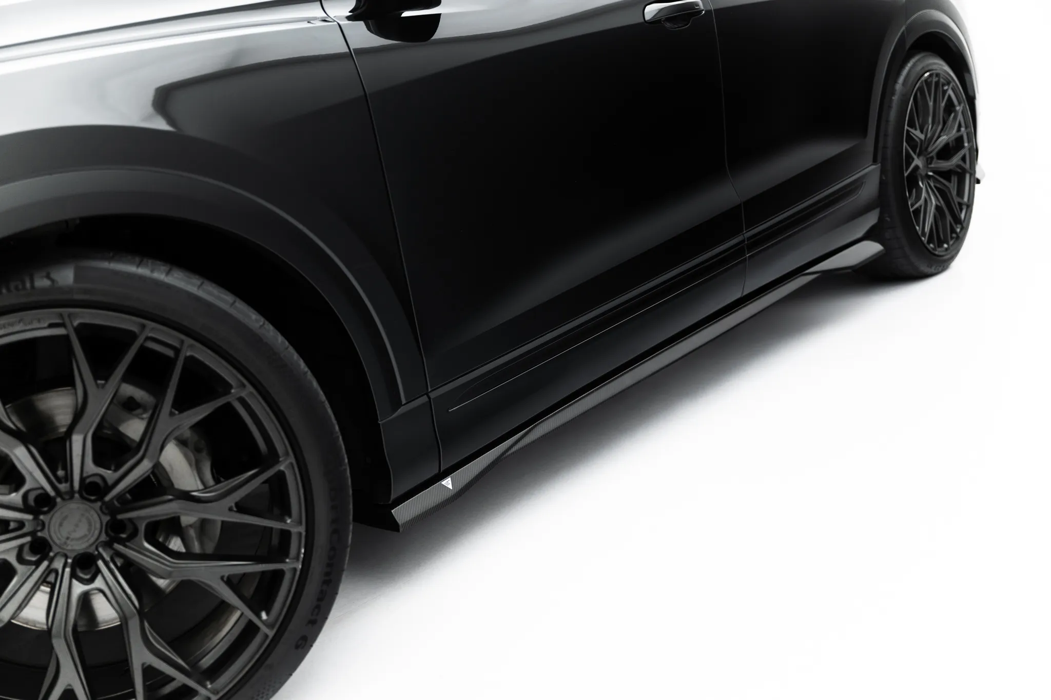 Sideskjørt Audi Q8 (Mk1) 2018-2026 | Carbon Fiber Edition – bilde 4