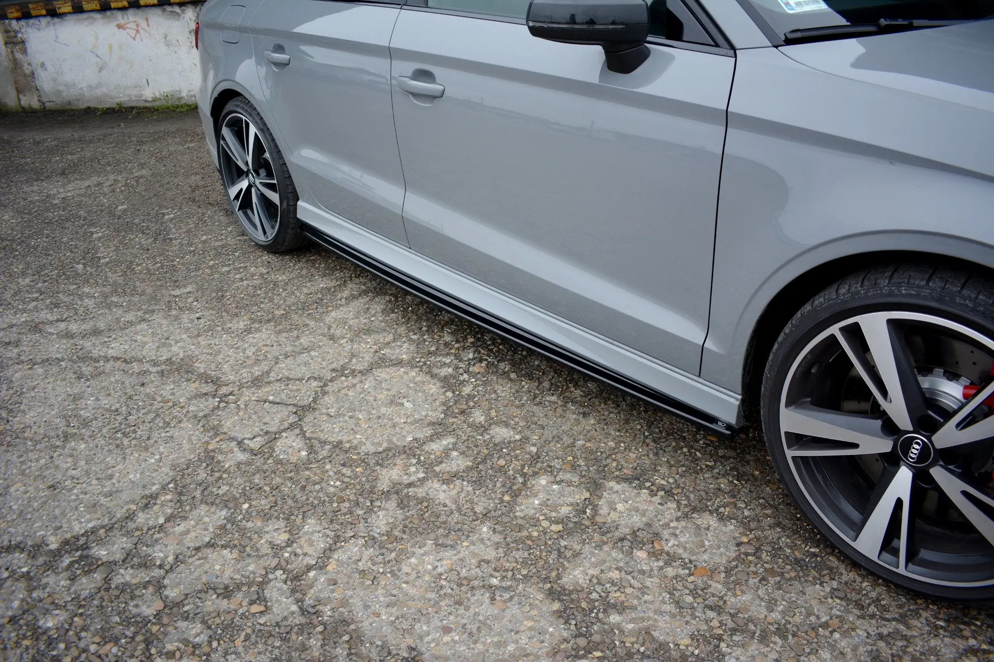 SIDESKJØRT Audi RS3 8V 2017-2020