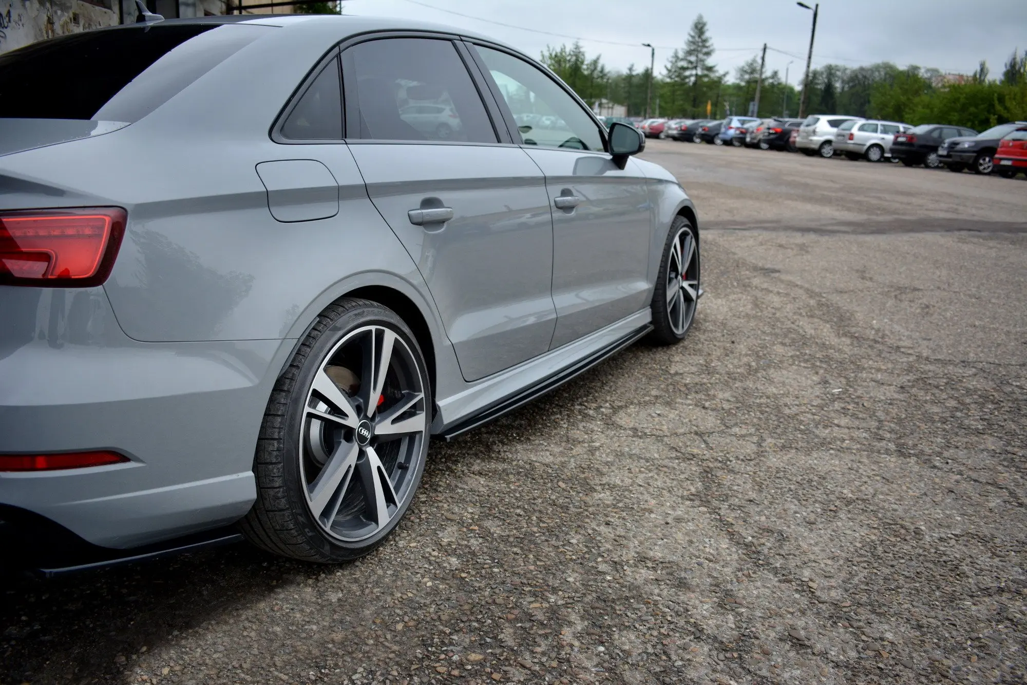 SIDESKJØRT Audi RS3 8V 2017-2020 – bilde 2