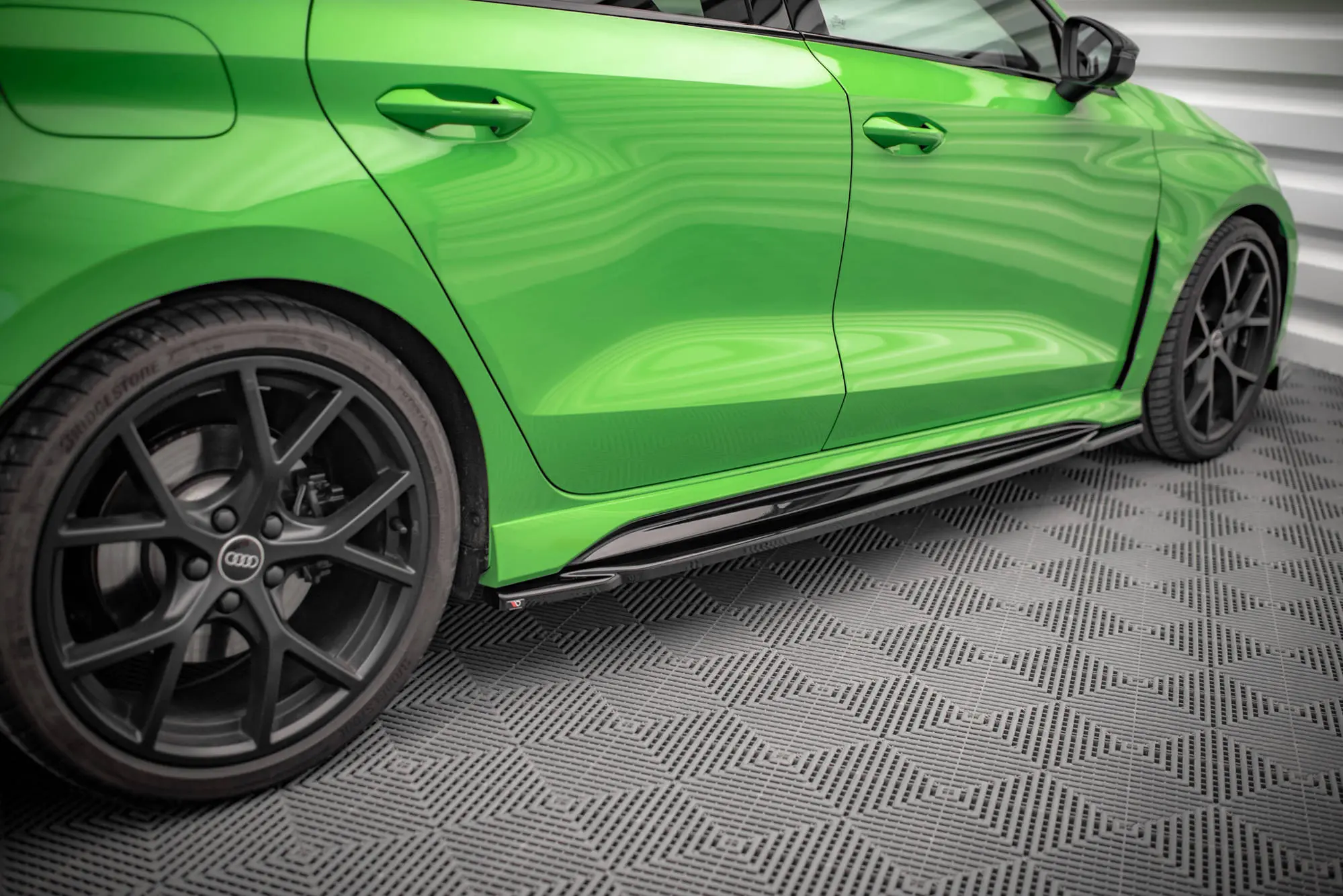 SIDESKJØRT AUDI RS3 8Y 2020-> / Audi RS3 8Y Sportback 2020->