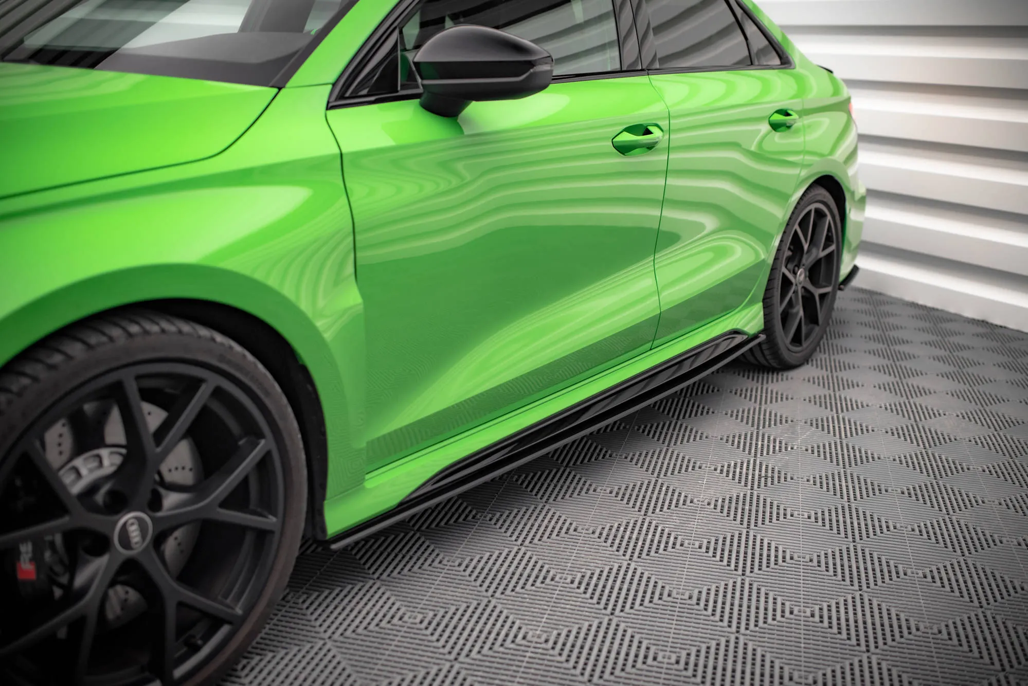 Sideskjørt Audi RS3 8Y 2020-> | Street Pro Black Edition – bilde 2