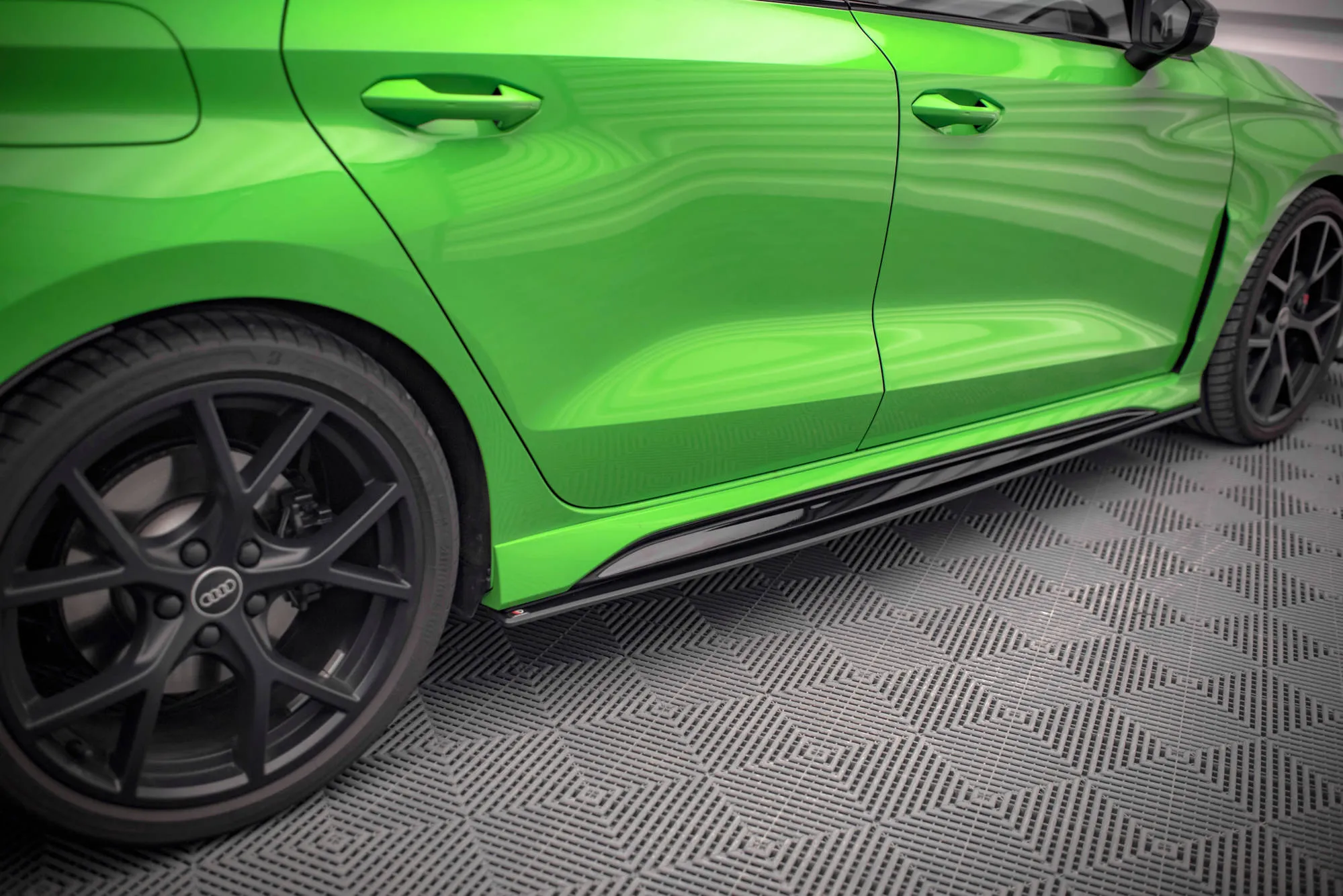 Sideskjørt Audi RS3 8Y 2020-> | Street Pro Black Edition – bilde 5