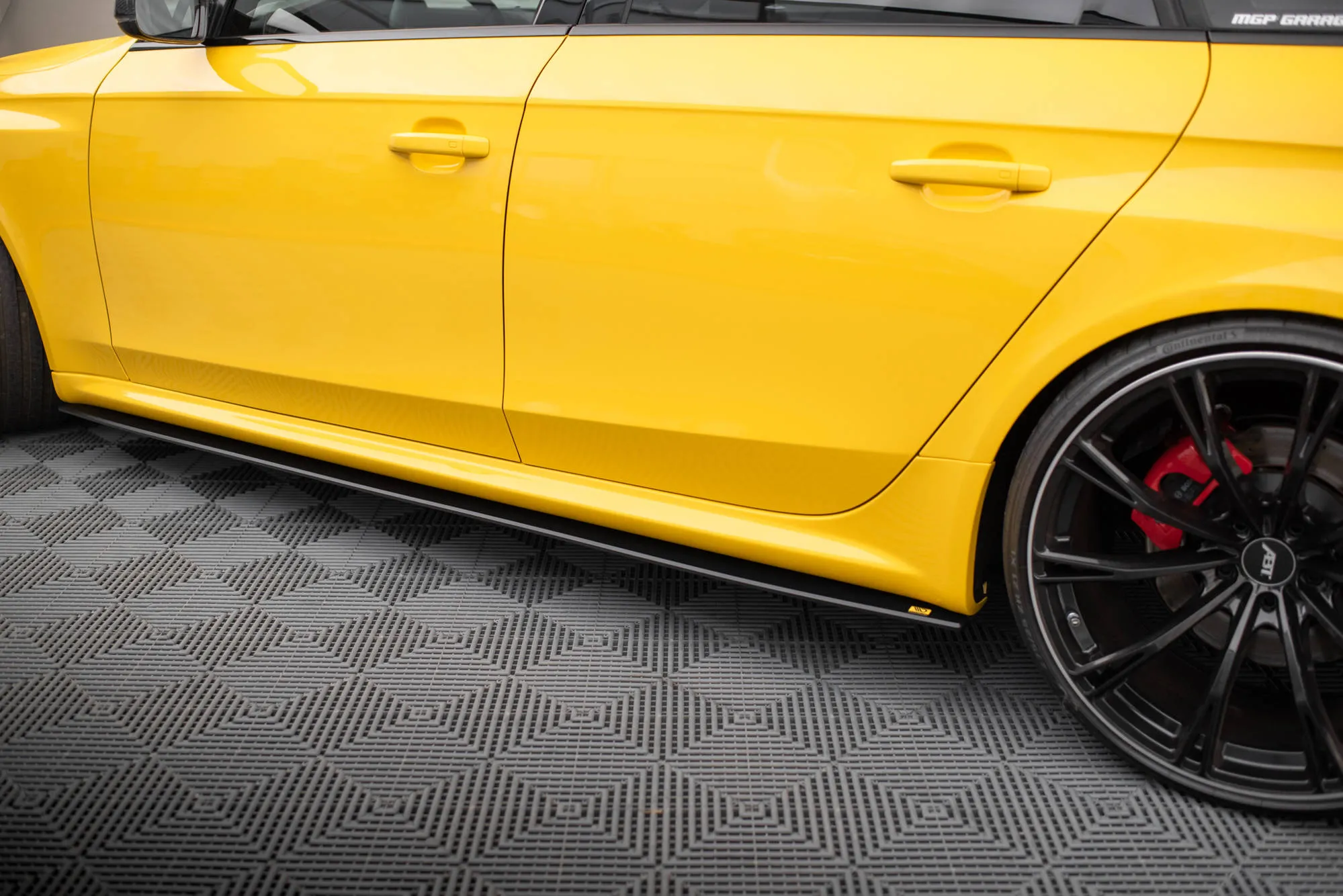 Sideskjørt Audi RS4 (B8) 2012-2015 | Street Pro Black Edition – bilde 3