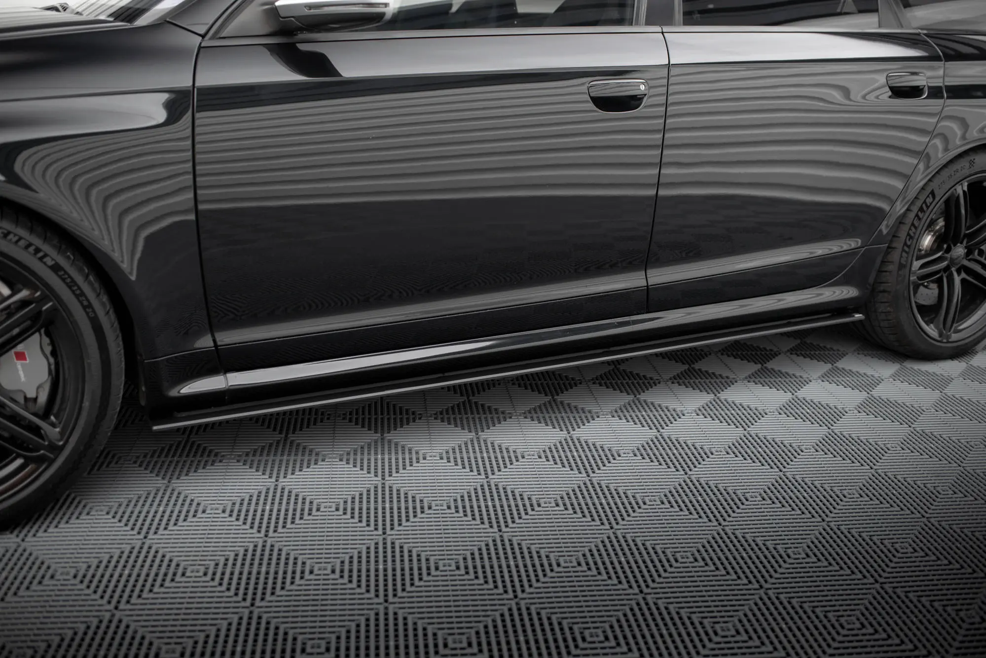 Sideskjørt Audi RS6 (C6) Avant 2007 - 2010 | Street Pro Black Edition – bilde 2