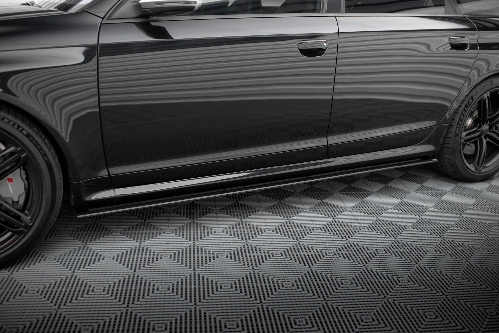 Sideskjørt Audi RS6 (C6) Avant 2007 - 2010 | Street Pro Black Edition