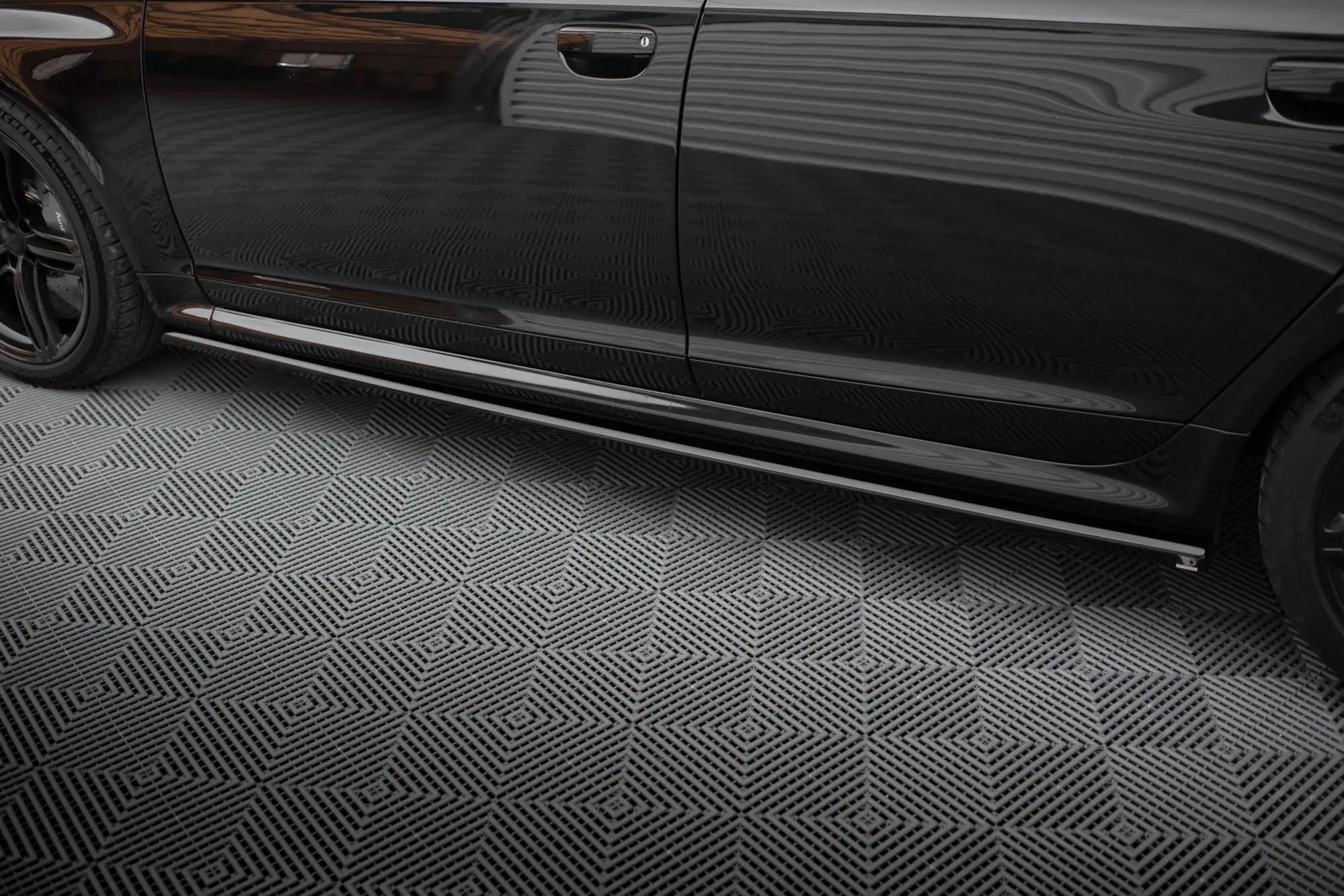 Sideskjørt Audi RS6 (C6) Avant 2007 - 2010 | V.2 Glossy Black Edition – bilde 2